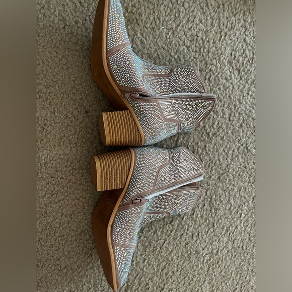 Sparkle ankle boots. Size 5. - Picture 3 of 5